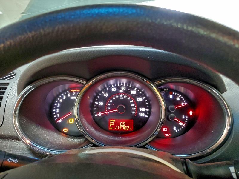 Photo 9 from auction – 2011 KIA SORENTO BA with VIN 5XYKT3A17BG173732