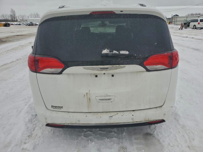 Photo 6 from auction – 2017 CHRYSLER PACIFICA T with VIN 2C4RC1BG8HR691939
