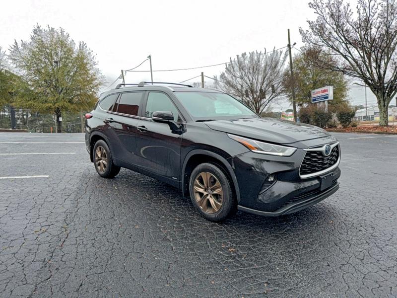 TOYOTA HIGHLANDER 2023 مع رقم تعريف المركبة 5TDABRCH4PS564102 - صورة من المزاد