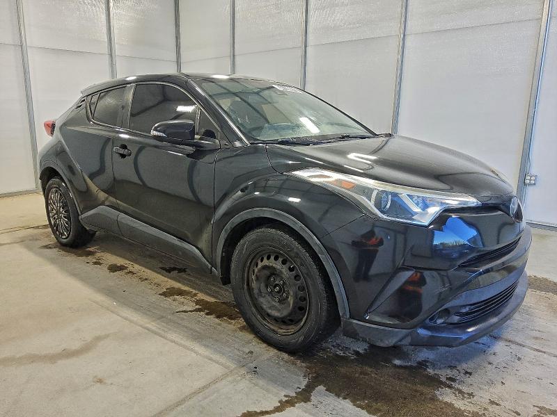 Photo 4 from auction – 2019 TOYOTA C-HR XLE with VIN NMTKHMBX5KR095706