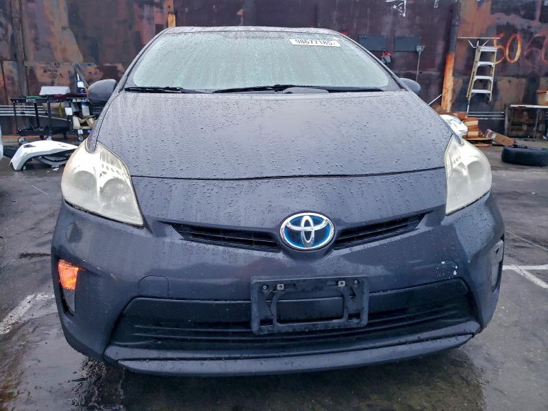 Photo 5 from auction – 2013 TOYOTA PRIUS with VIN JTDKN3DU8D1683543