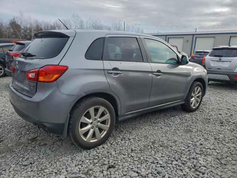 Photo 3 from auction – 2015 MITSUBISHI OUTLANDER with VIN 4A4AR3AW4FE036664