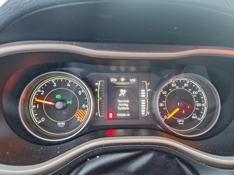 Photo 9 from auction – 2015 JEEP CHEROKEE L with VIN 1C4PJLCB2FW707505