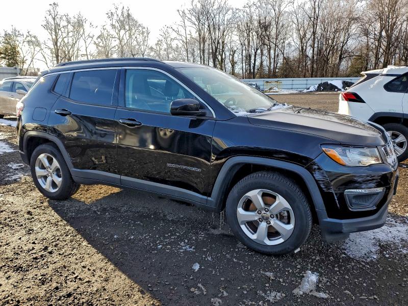 Photo 4 from auction – 2017 JEEP COMPASS LA with VIN 3C4NJCBB6HT643096