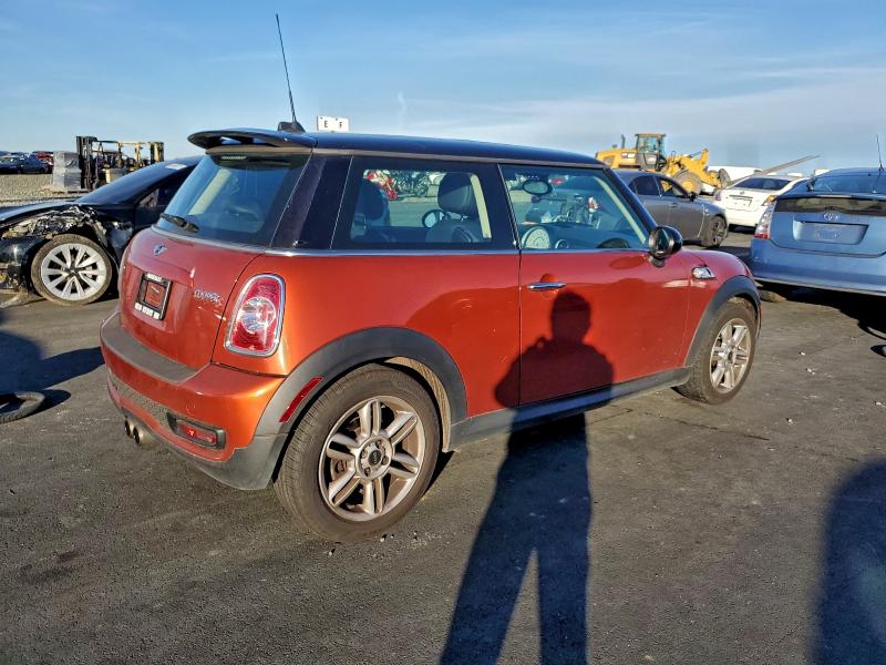 Photo 3 from auction – 2011 MINI COOPER S with VIN WMWSV3C53BTY12099