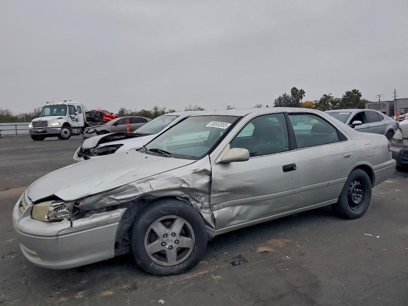 TOYOTA CAMRY 2000 with VIN 4T1BG22K9YU627455 - Photo from auction