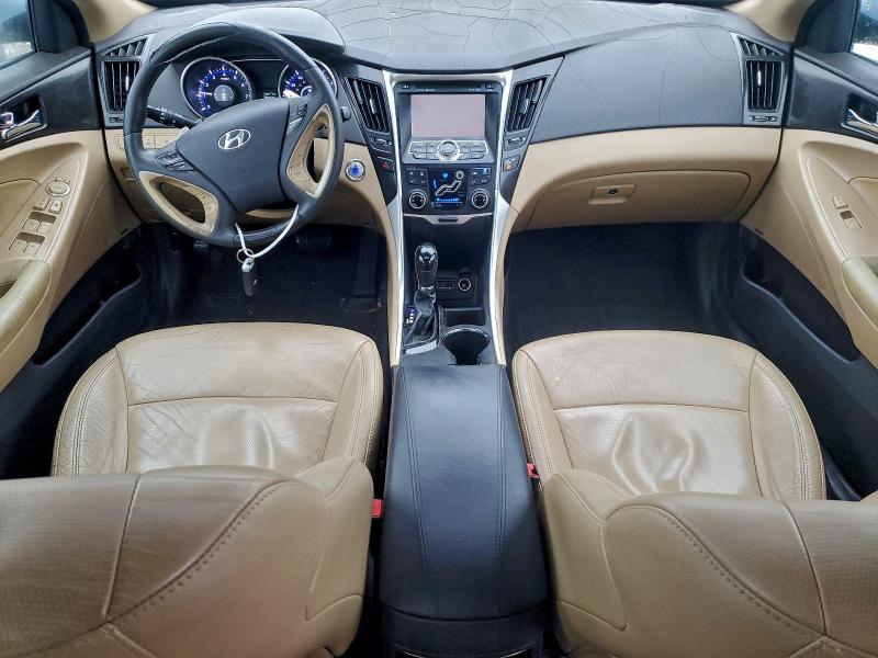 Photo 8 from auction – 2011 HYUNDAI SONATA SE with VIN 5NPEC4AB9BH243929