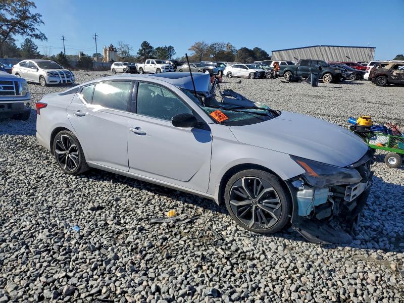 Photo 4 from auction – 2023 NISSAN ALTIMA SR with VIN 1N4BL4CV6PN308159