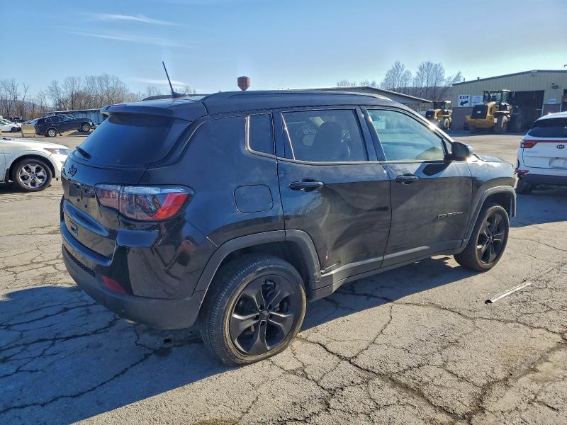Photo 3 from auction – 2021 JEEP COMPASS with VIN 3C4NJDBBXMT569021