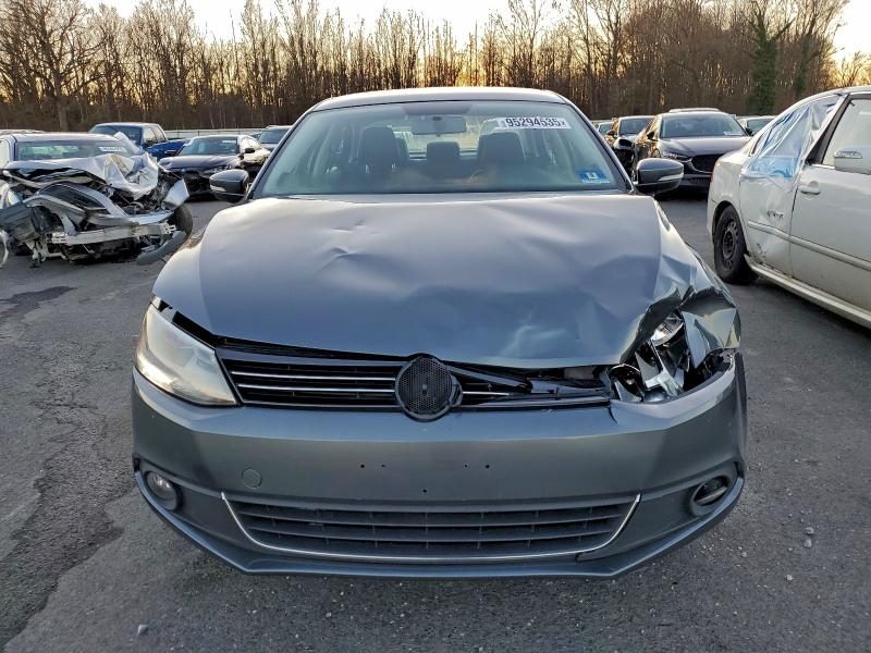 Photo 5 from auction – 2012 VOLKSWAGEN JETTA SEL with VIN 3VWLP7AJ6CM307194