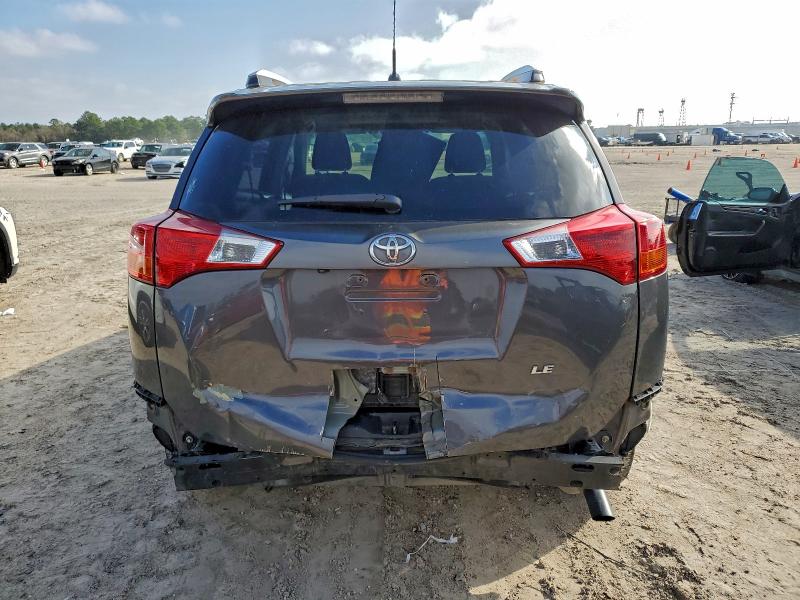 Photo 6 from auction – 2015 TOYOTA RAV4 LE with VIN JTMZFREV9FJ049716