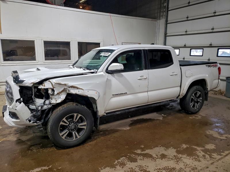 TOYOTA TACOMA DOU 2017 with VIN 3TMCZ5AN2HM076192 - Photo from auction