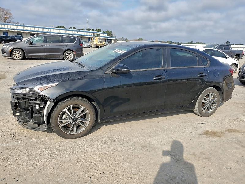 KIA FORTE LX 2023 with VIN 3KPF24AD3PE588510 - Photo from auction