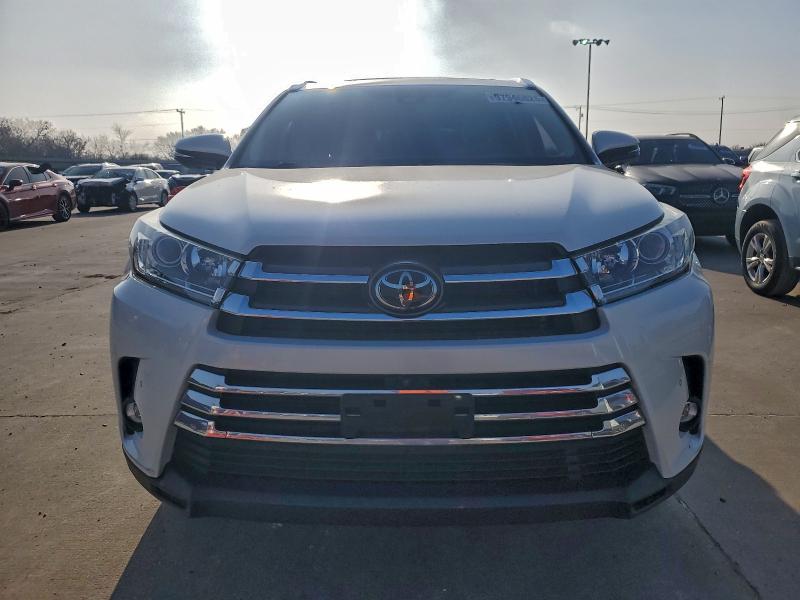 Photo 5 from auction – 2019 TOYOTA HIGHLANDER with VIN 5TDDZRFH4KS934039