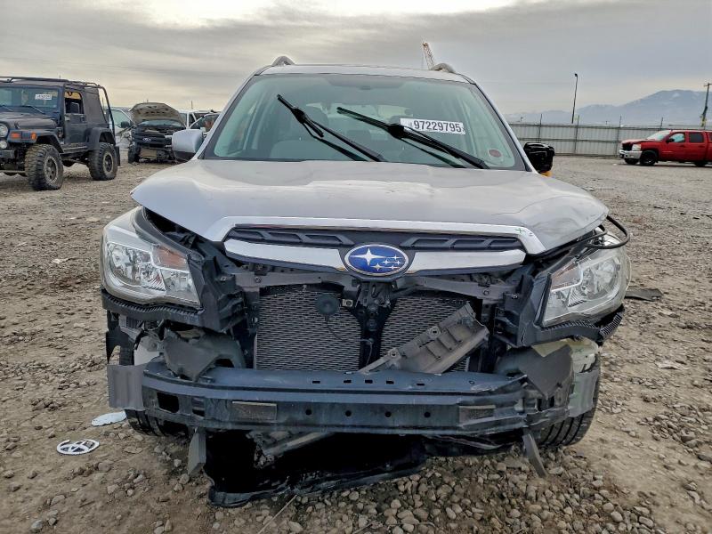 Photo 5 from auction – 2018 SUBARU FORESTER 2 with VIN JF2SJAEC2JH514337
