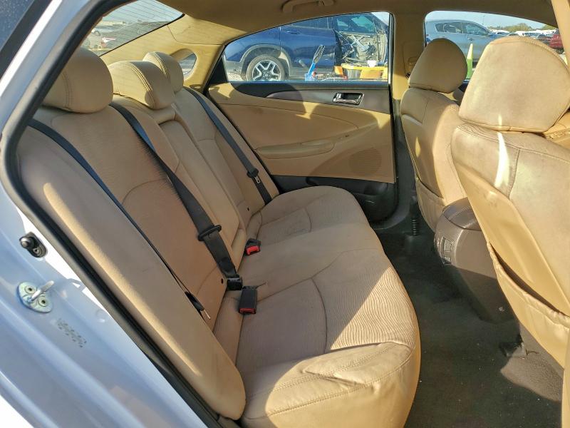 Photo 10 from auction – 2011 HYUNDAI SONATA with VIN KMHEC4A47BA011270