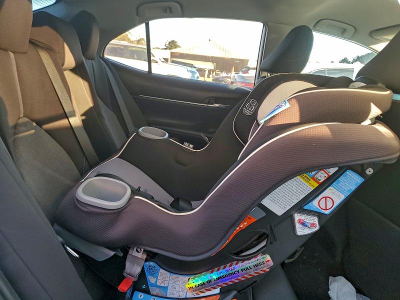Photo 10 from auction – 2022 TOYOTA CAMRY with VIN 4T1C11AK3NU627481