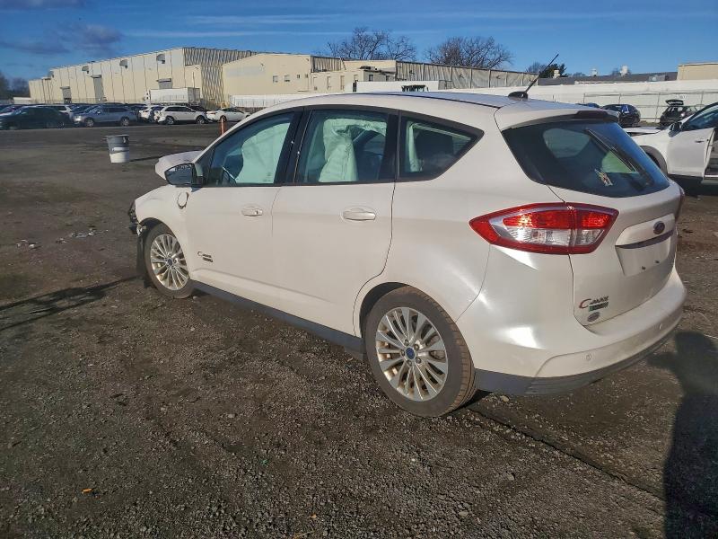 Photo 2 from auction – 2017 FORD C-MAX SE with VIN 1FADP5EU9HL115041