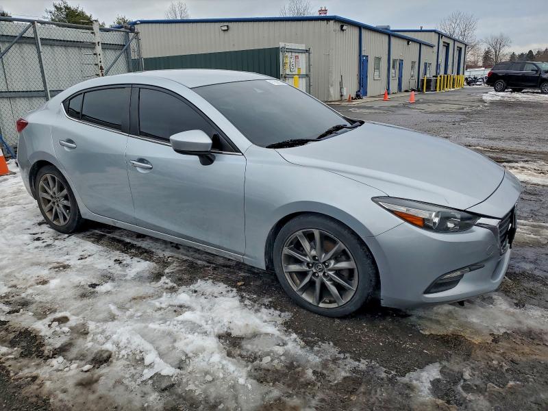 Photo 4 from auction – 2018 MAZDA 3 TOURING with VIN 3MZBN1V33JM207335