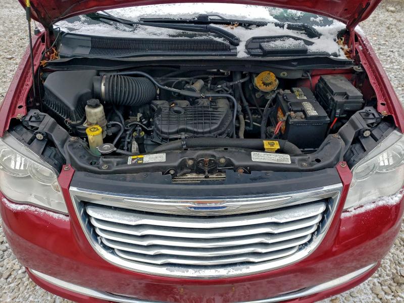 Photo 12 from auction – 2016 CHRYSLER TOWN & COU with VIN 2C4RC1BG1GR111039