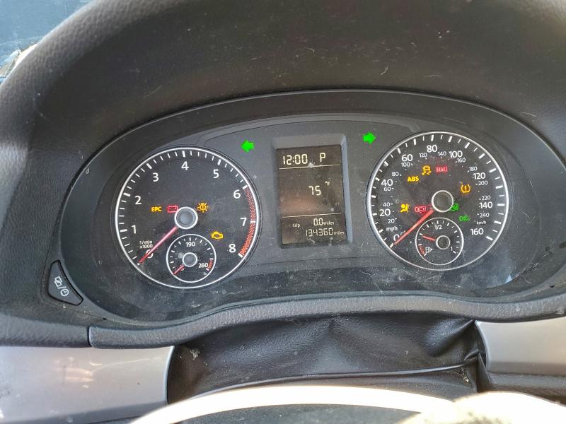 Photo 9 from auction – 2014 VOLKSWAGEN PASSAT with VIN 1VWAP7A38EC020565