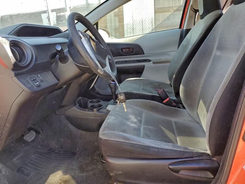Photo 7 from auction – 2013 TOYOTA PRIUS C with VIN JTDKDTB33D1052227
