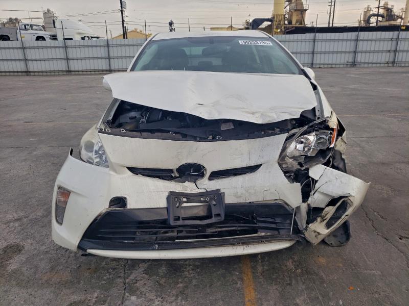 Фото 5 с аукциона – 2015 TOYOTA PRIUS с VIN JTDKN3DU3F0467057