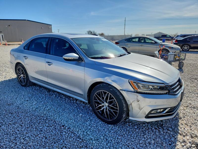Photo 4 from auction – 2017 VOLKSWAGEN PASSAT SEL with VIN 1VWCT7A33HC025892