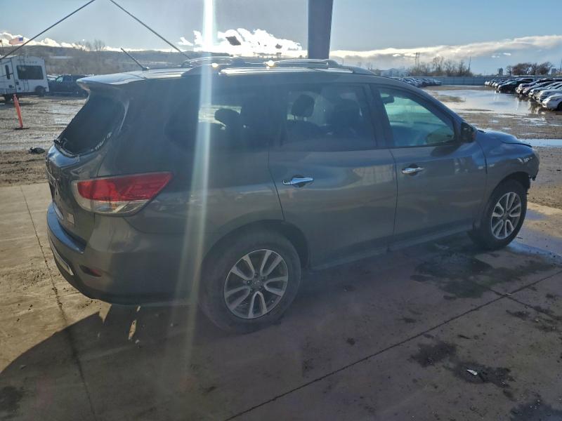 Photo 3 from auction – 2016 NISSAN PATHFINDER with VIN 5N1AR2MM1GC637499