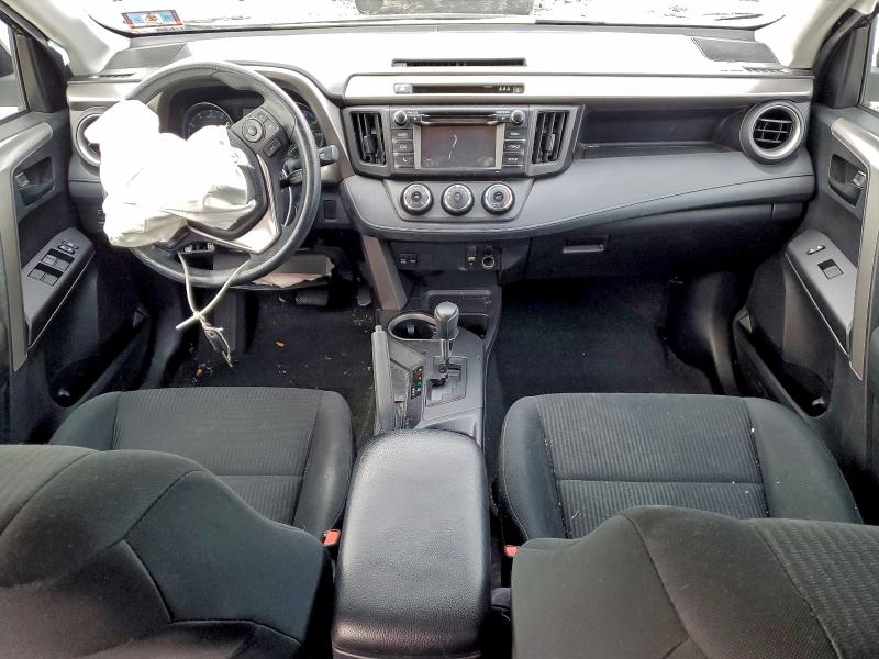 Photo 8 from auction – 2018 TOYOTA RAV4 LE with VIN 2T3BFREV2JW727492
