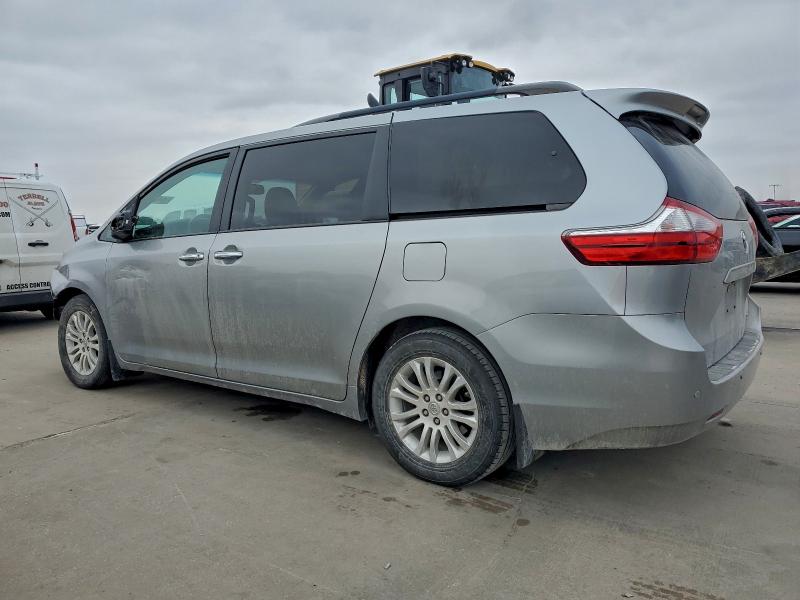 Photo 2 from auction – 2017 TOYOTA SIENNA XLE with VIN 5TDYZ3DCXHS828340