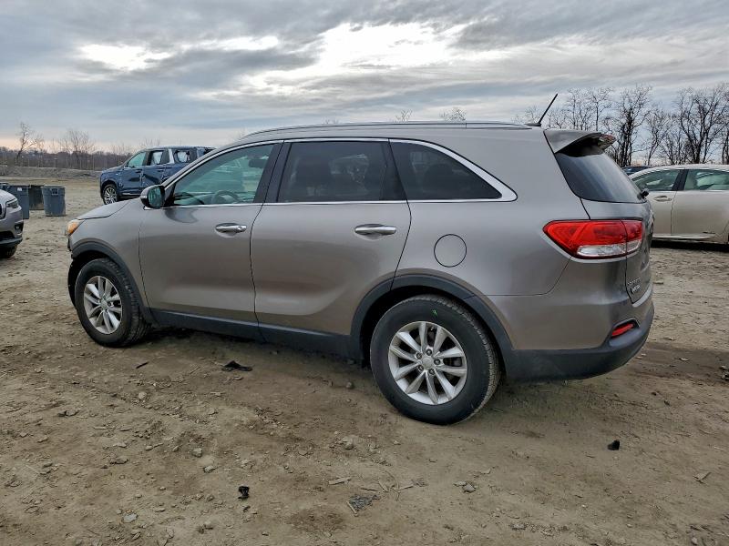 Photo 2 from auction – 2016 KIA SORENTO LX with VIN 5XYPG4A36GG169552