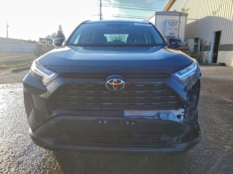 Photo 5 from auction – 2022 TOYOTA RAV4 XLE with VIN 2T3P1RFV7NC311982