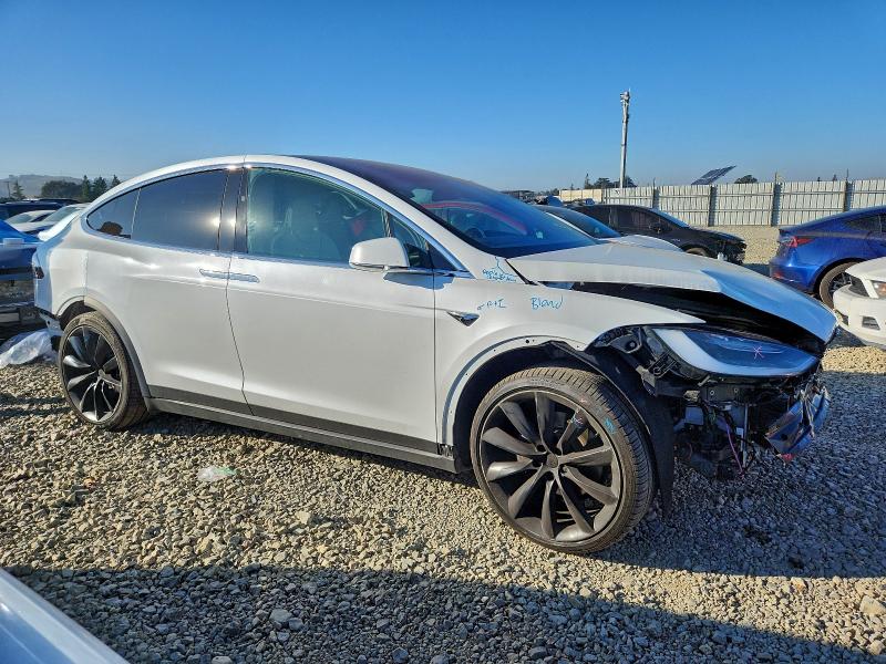 Photo 4 from auction – 2019 TESLA MODEL X with VIN 5YJXCBE23KF189582