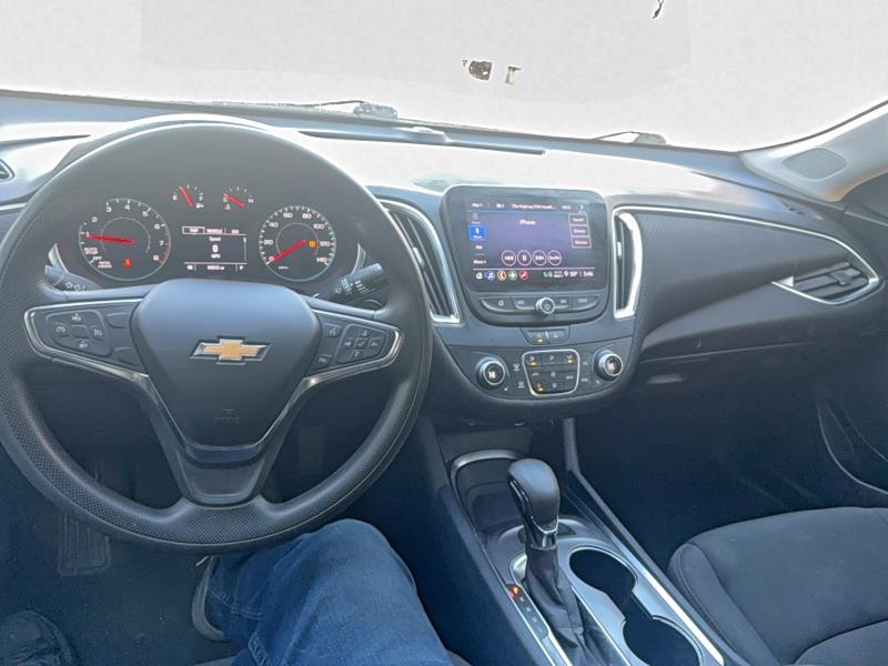 Photo 9 from auction – 2021 CHEVROLET MALIBU LT with VIN 1G1ZD5ST8MF077355