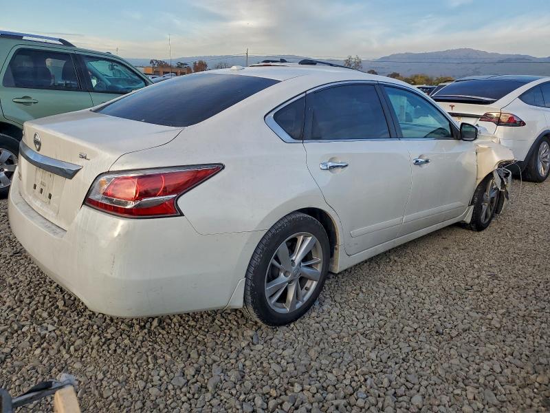 Photo 3 from auction – 2015 NISSAN ALTIMA 2.5 with VIN 1N4AL3AP5FC209112