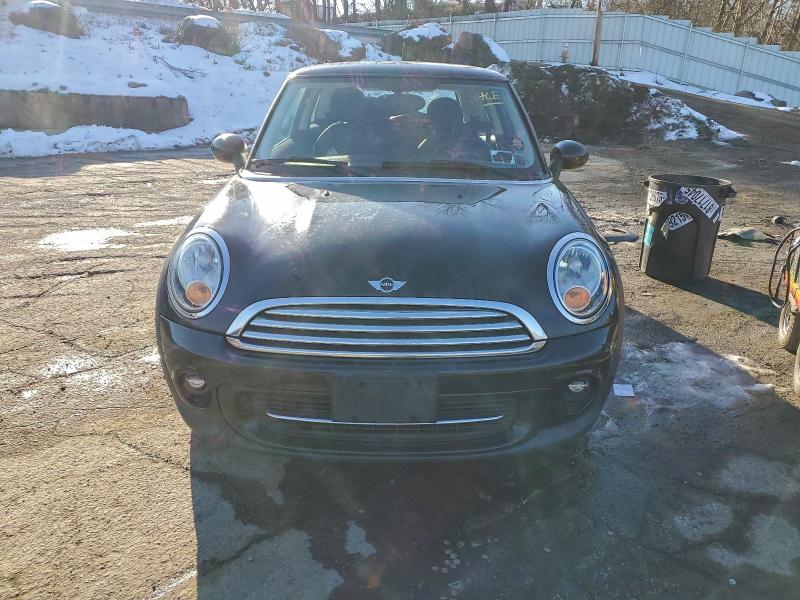 Photo 5 from auction – 2013 MINI COOPER with VIN WMWSU3C50DT685463
