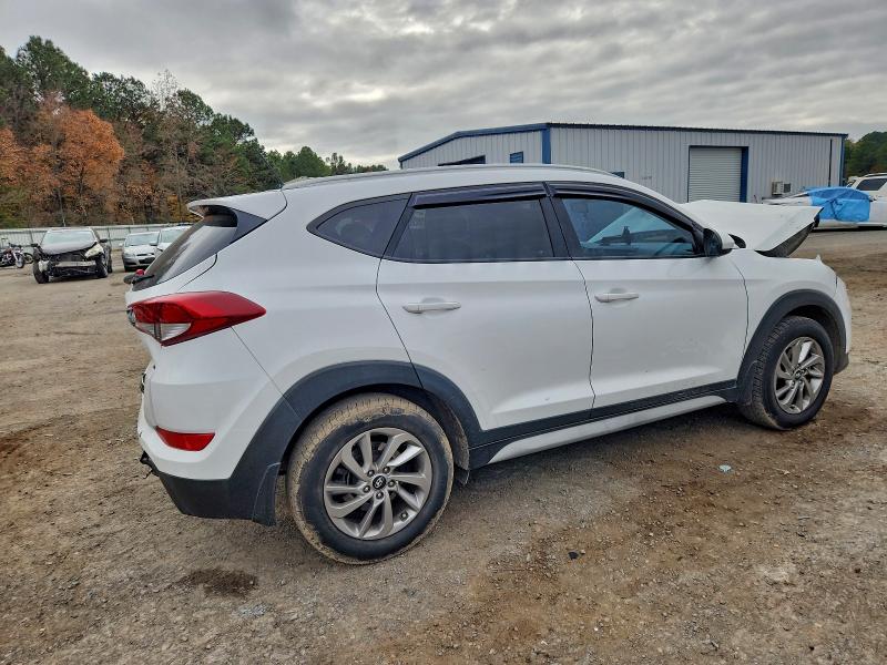 Photo 3 from auction – 2017 HYUNDAI TUCSON with VIN KM8J33A49HU469019