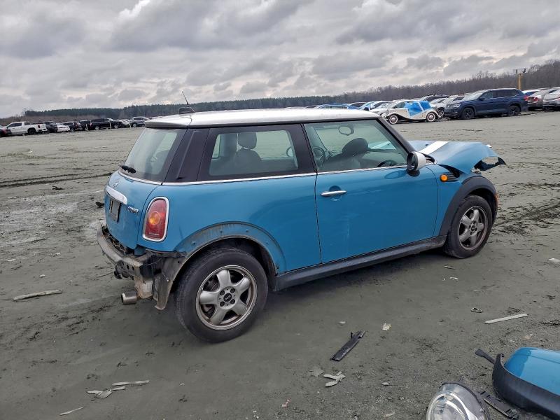 Photo 3 from auction – 2008 MINI COOPER with VIN WMWMF33548TT61389