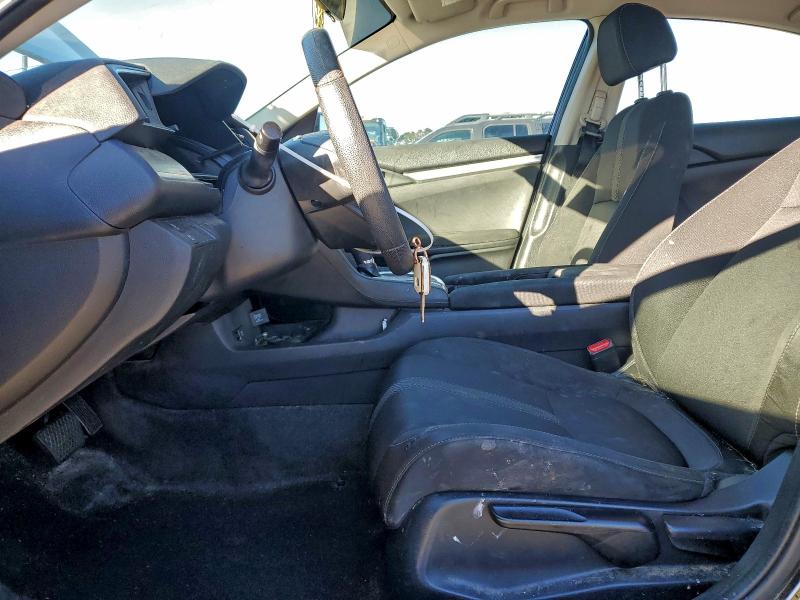 صورة رقم 7 من المزاد - 2017 HONDA CIVIC LX مع VIN 2HGFC2F50HH552655
