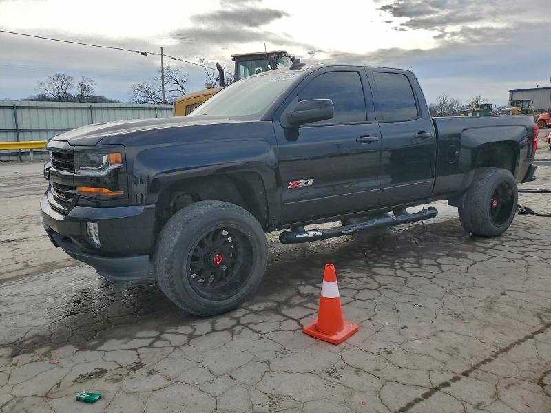 CHEVROLET SILVERADO 2017 with VIN 1GCVKREC1HZ330177 - Photo from auction