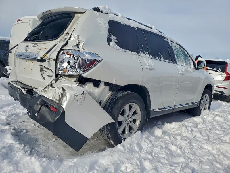 Photo 3 from auction – 2011 TOYOTA HIGHLANDER with VIN 5TDBK3EH8BS061356