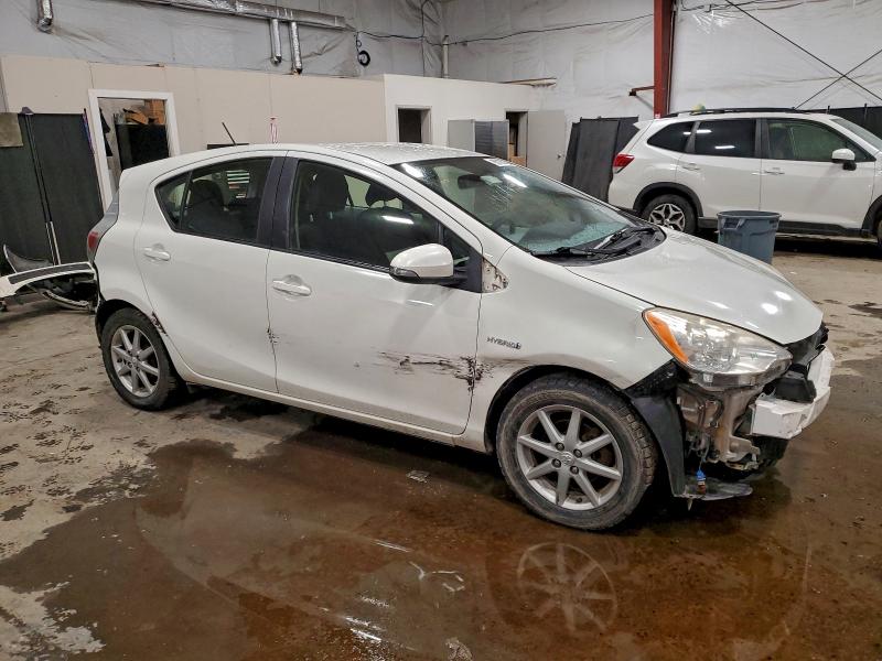 Photo 4 from auction – 2012 TOYOTA PRIUS C with VIN JTDKDTB34C1019445
