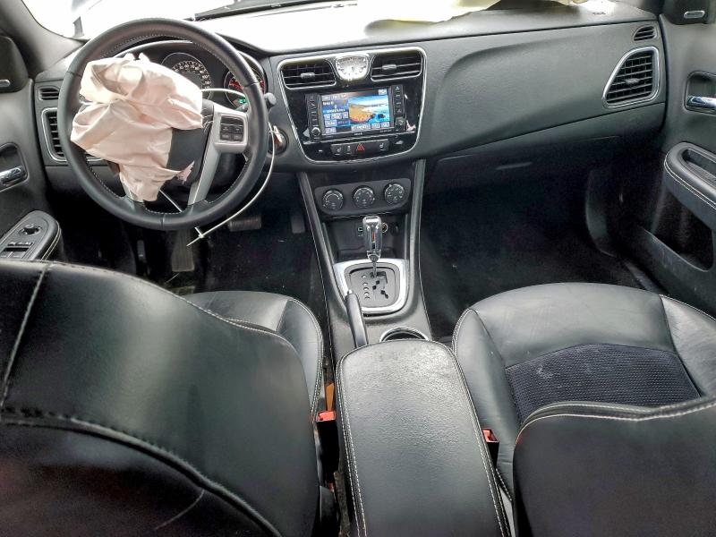 Photo 8 from auction – 2014 CHRYSLER 200 LIMITE with VIN 1C3CCBCGXEN183625