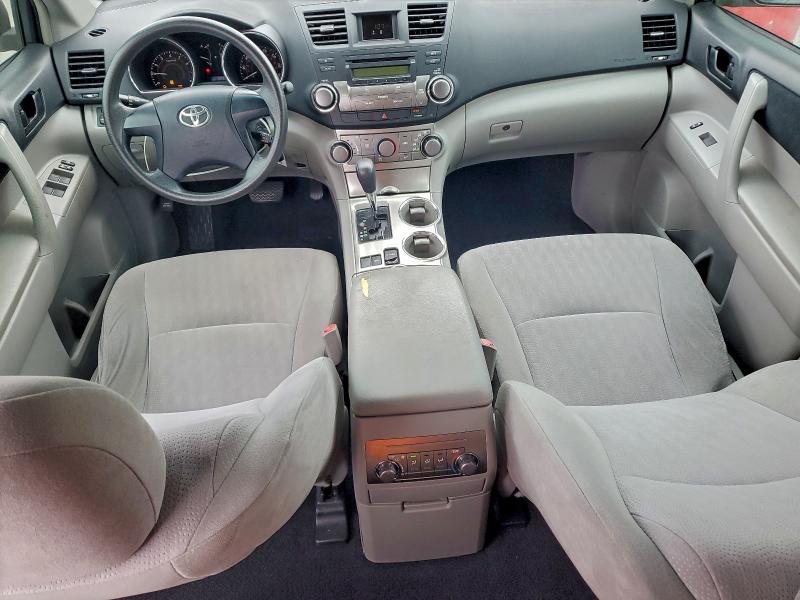 Photo 8 from auction – 2011 TOYOTA HIGHLANDER with VIN 5TDZK3EH2BS032174