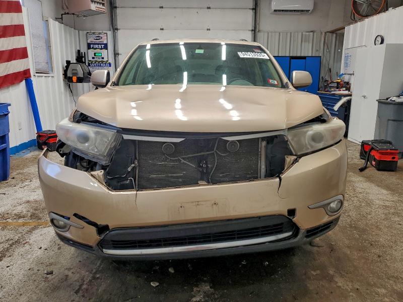 Photo 5 from auction – 2011 TOYOTA HIGHLANDER with VIN 5TDBK3EHXBS044719