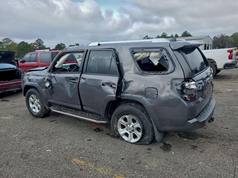 Photo 2 from auction – 2016 TOYOTA 4RUNNER with VIN JTEZU5JR9G5137100