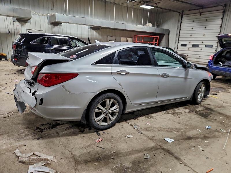 Photo 3 from auction – 2011 HYUNDAI SONATA SE with VIN 5NPEC4AC7BH288375