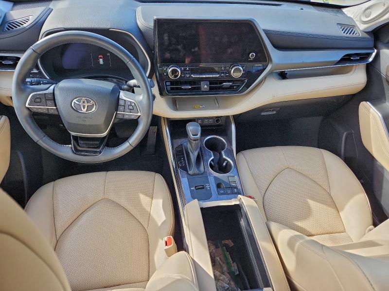 Photo 8 from auction – 2023 TOYOTA HIGHLANDER with VIN 5TDKDRAH9PS027341