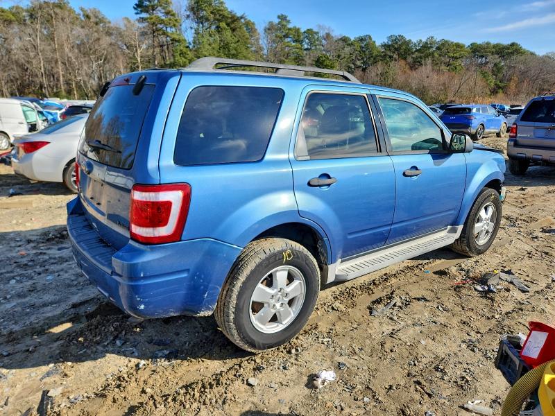 Photo 3 from auction – 2010 FORD ESCAPE XLT with VIN 1FMCU0D72AKB63548